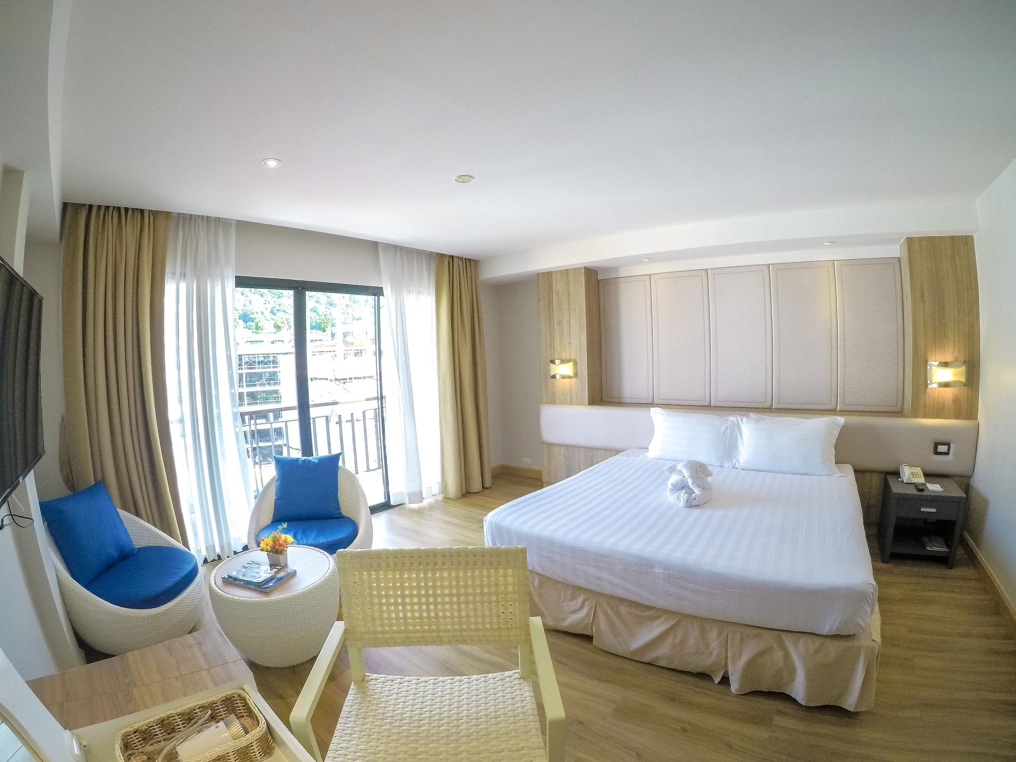 Hiran Residence Patong Екстериор снимка