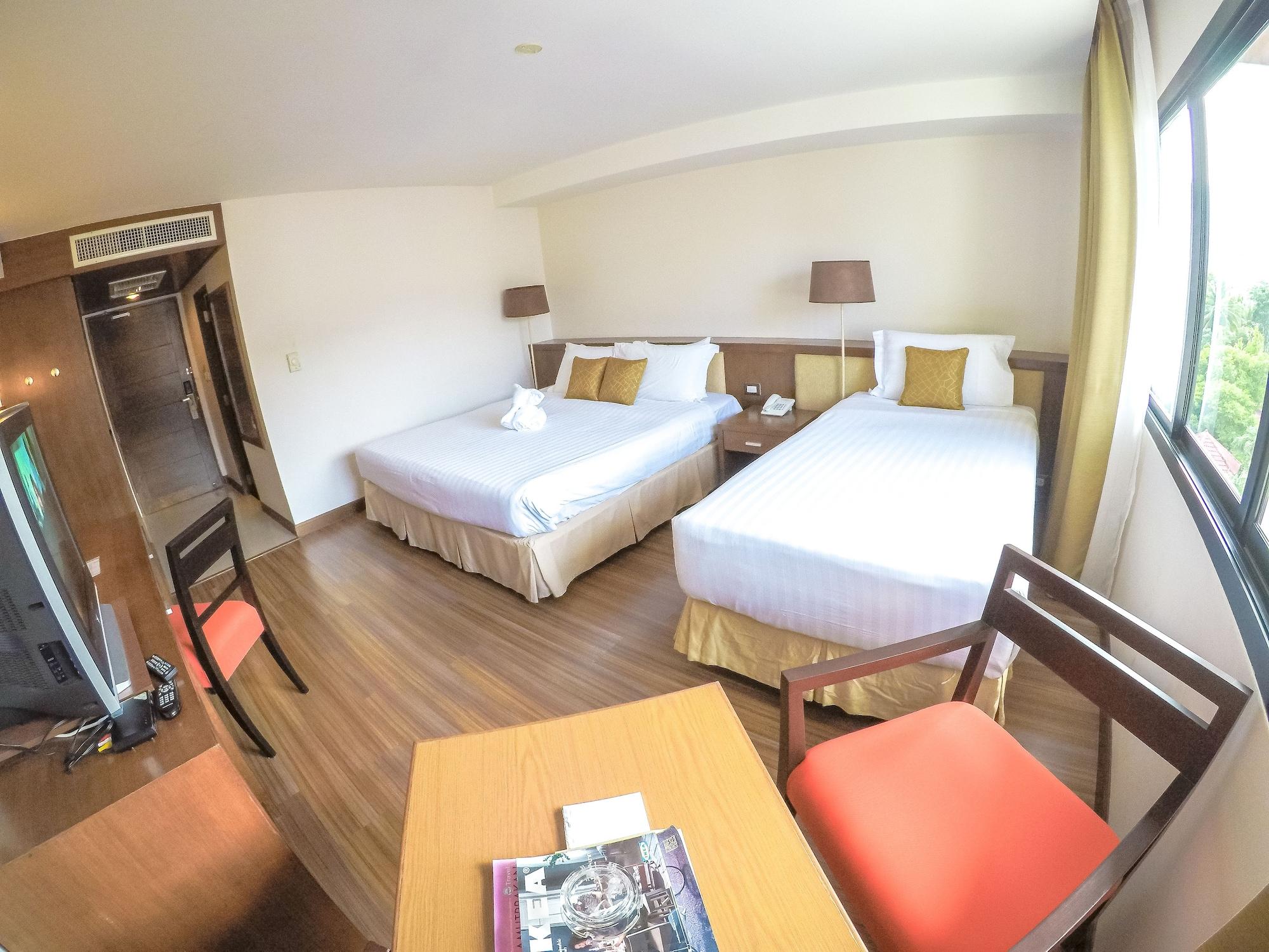 Hiran Residence Patong Екстериор снимка