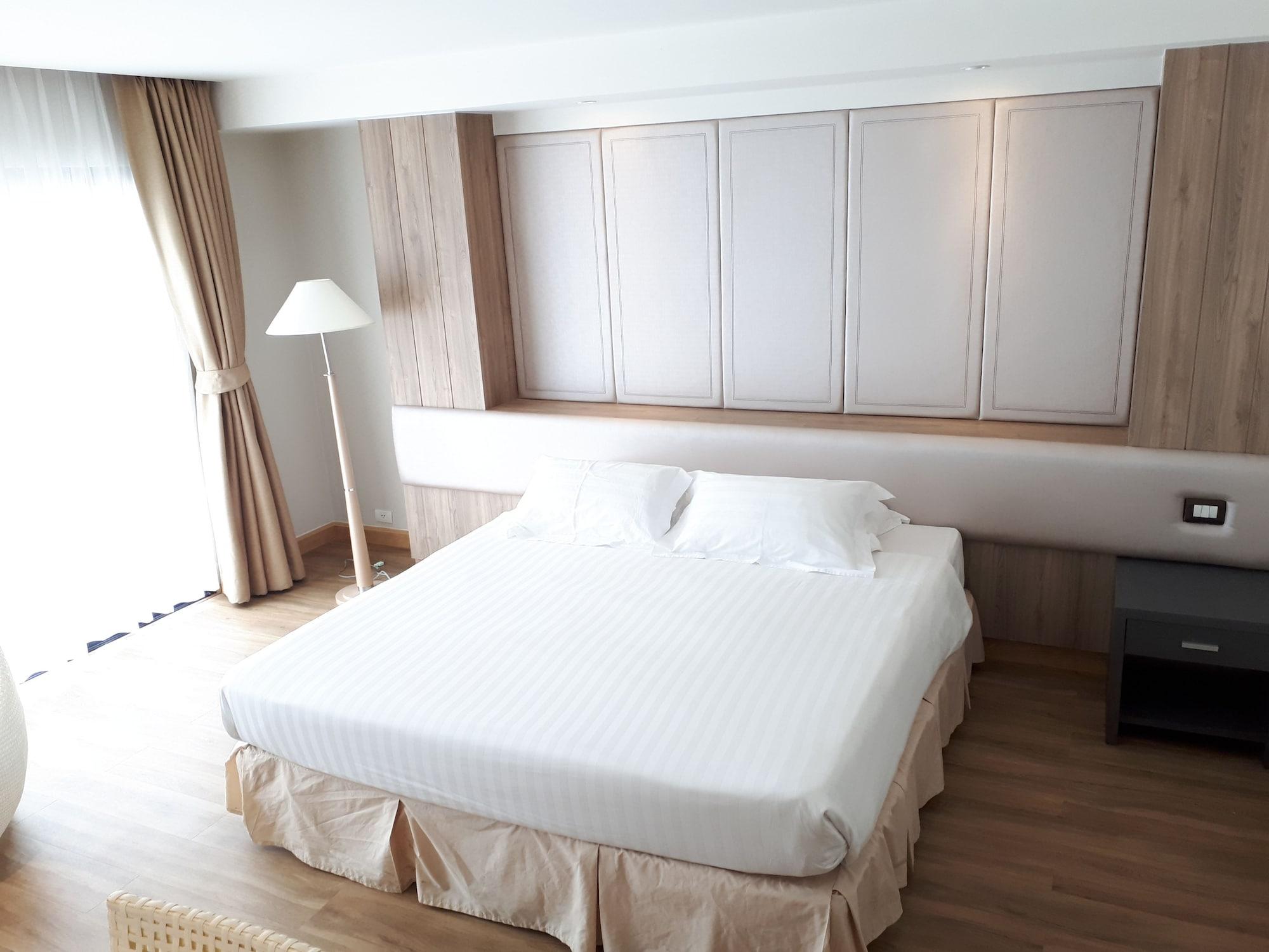 Hiran Residence Patong Екстериор снимка