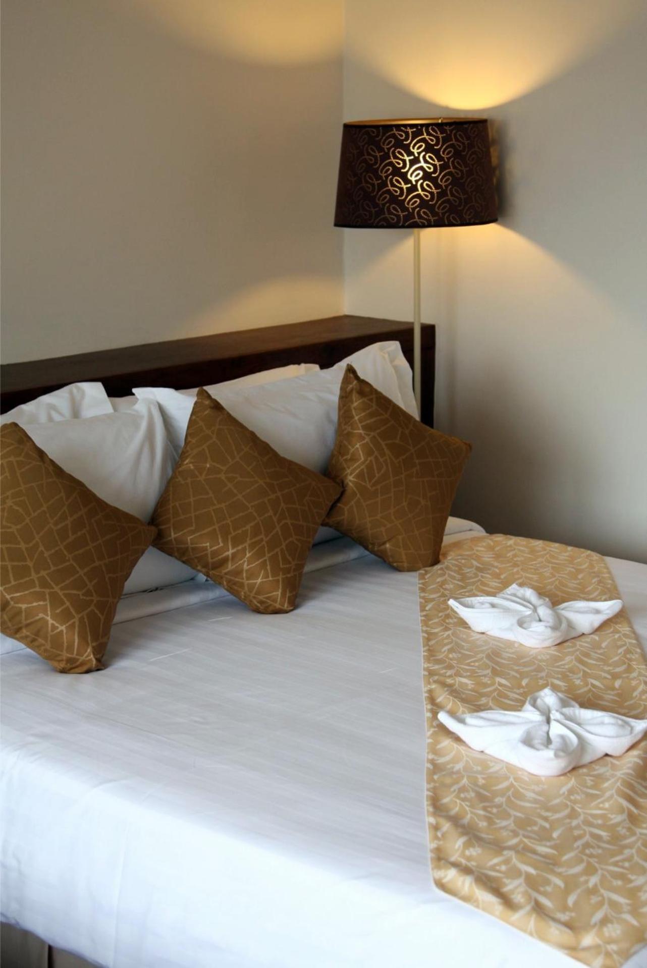 Hiran Residence Patong Екстериор снимка