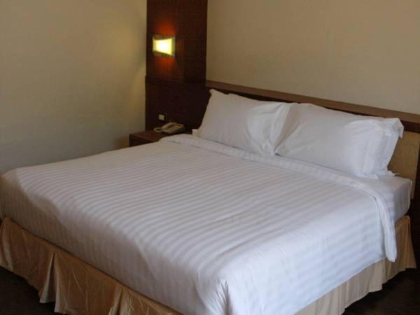 Hiran Residence Patong Екстериор снимка