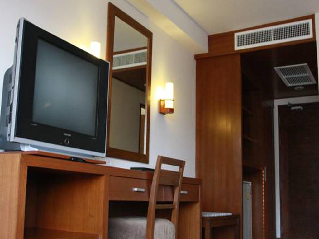 Hiran Residence Patong Екстериор снимка
