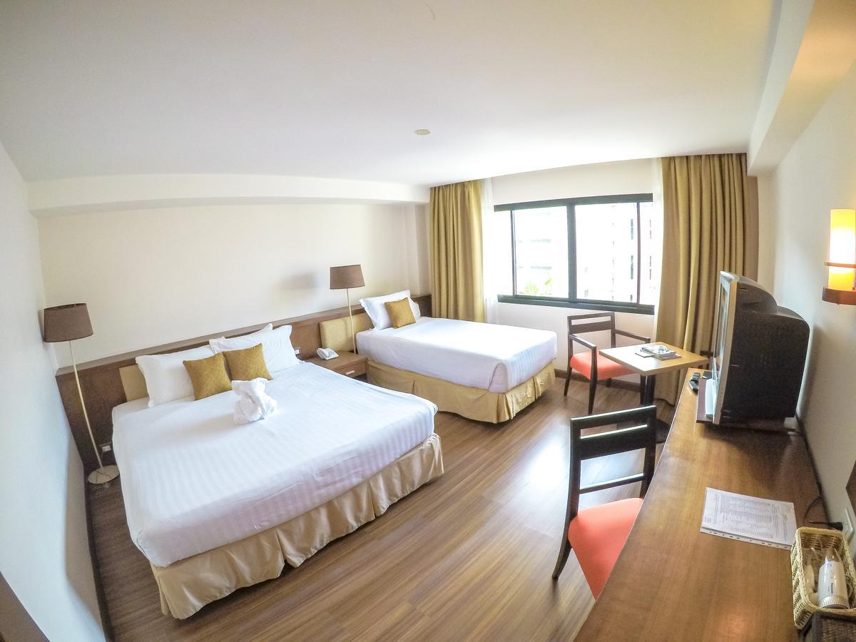 Hiran Residence Patong Екстериор снимка